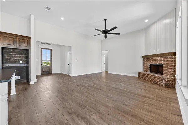 $580,000 | 517 Longhorn Lane, Springtown, TX 76082