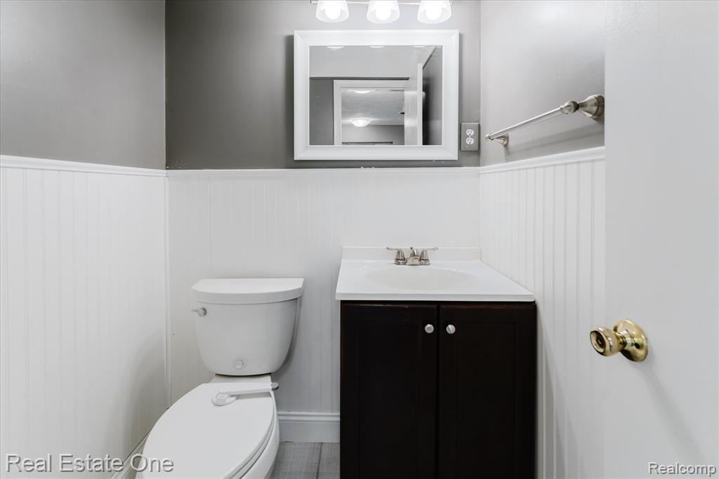 2270 Kingsford Road Rochester Hills, MI 48309 - Photo 25 of 43