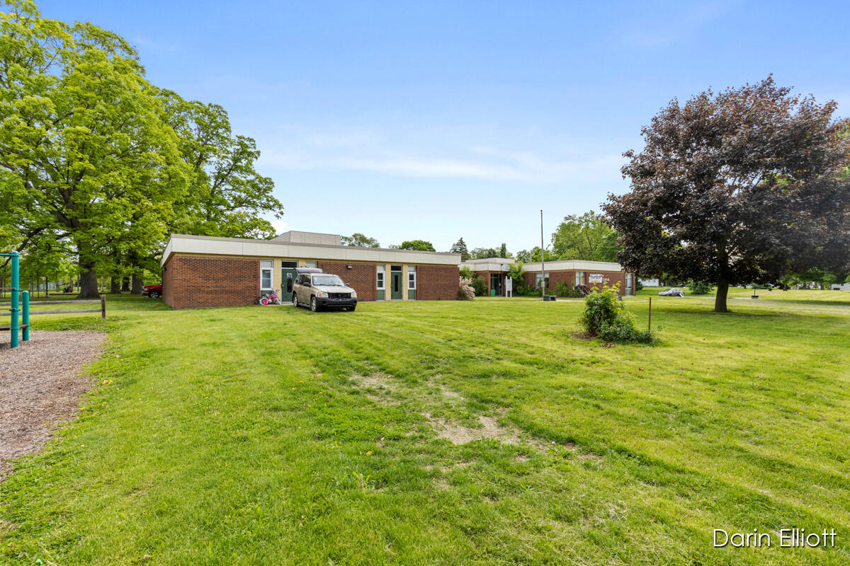 306 Russell Street Hubbardston, MI 48845 - Photo 6 of 92