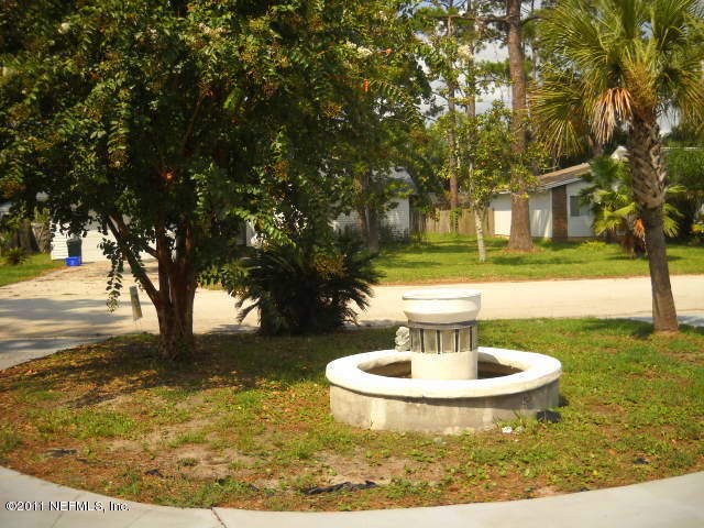 4445 Port Arthur Road Jacksonville, FL 32224 - Photo 2 of 43 Front Fountain & Landscaping