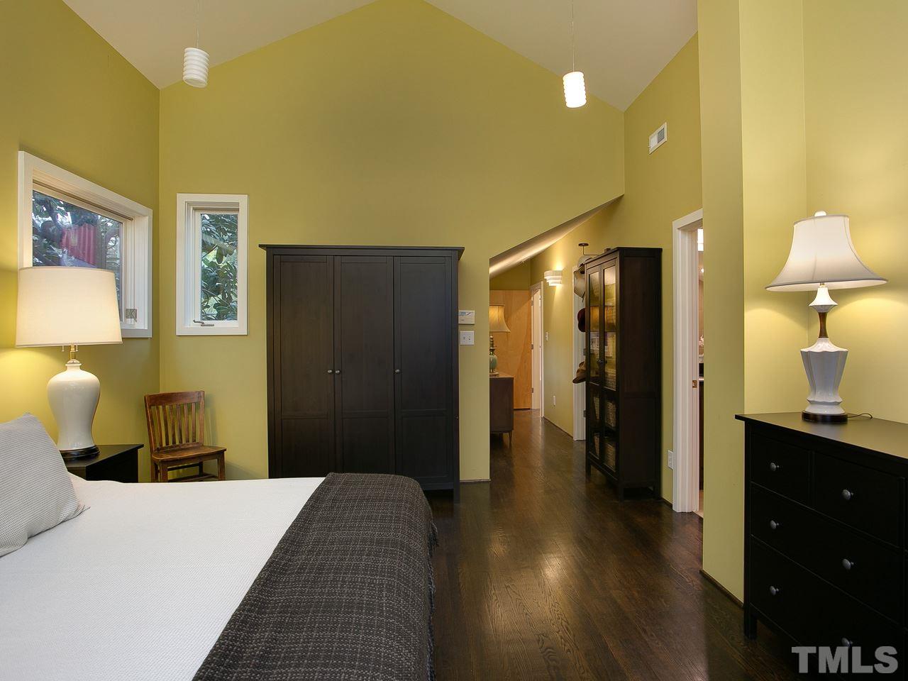 113 Hillcrest Road Raleigh, NC 27605 - Photo 16 of 30