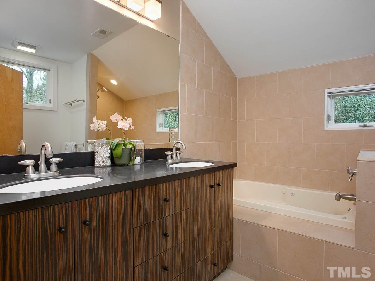 113 Hillcrest Road Raleigh, NC 27605 - Photo 17 of 30