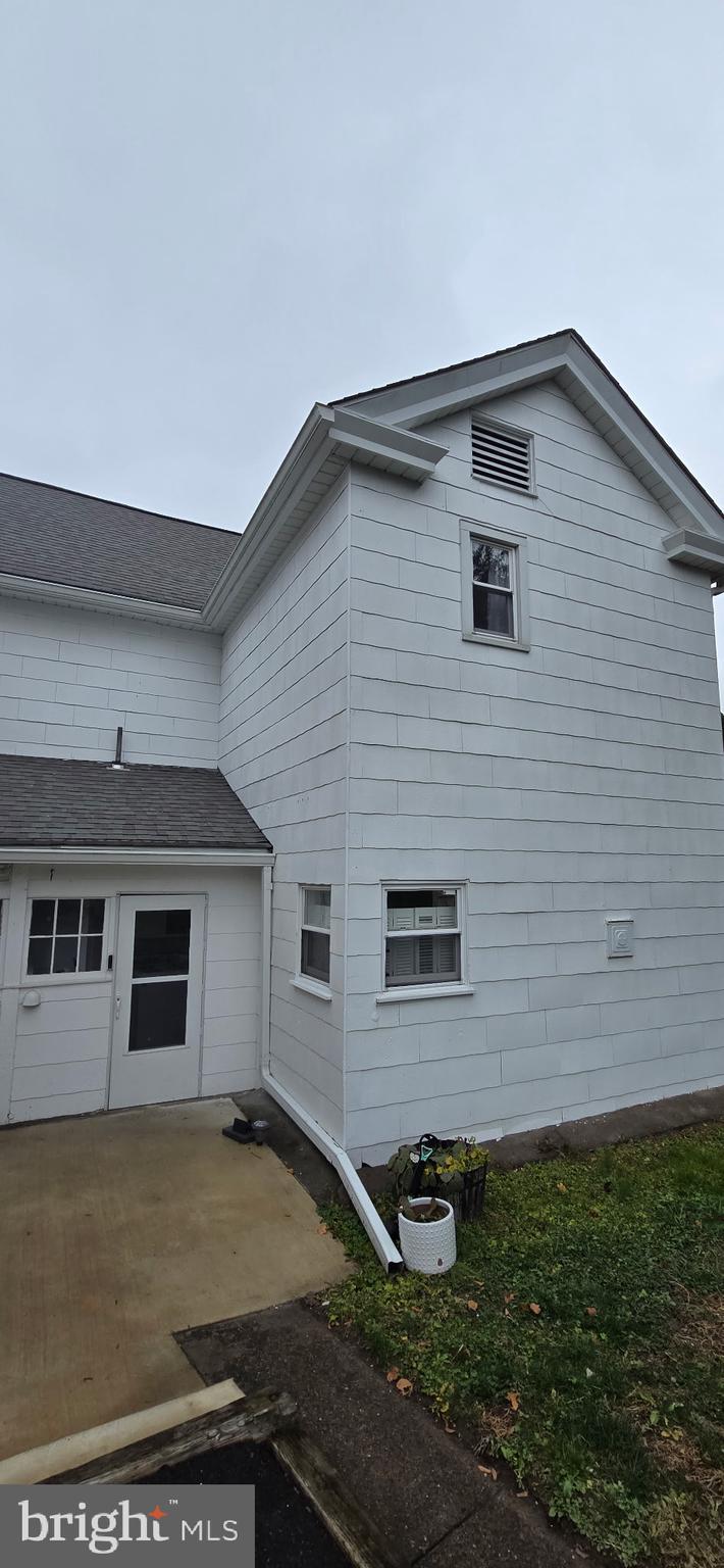 2194 Spinnerstown Road Spinnerstown, PA 18951 - Photo 23 of 27 a backyard of a house