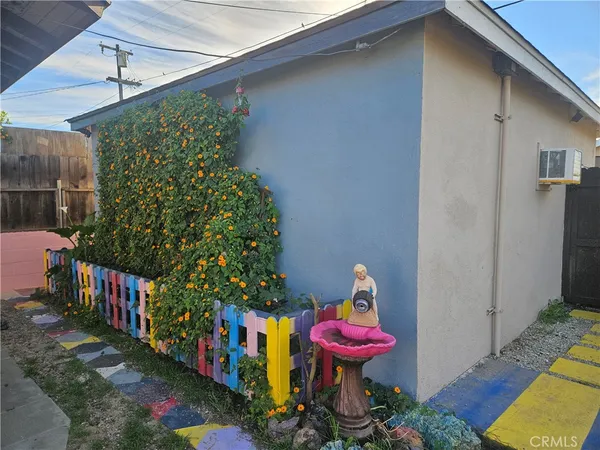 a view of a fireplace