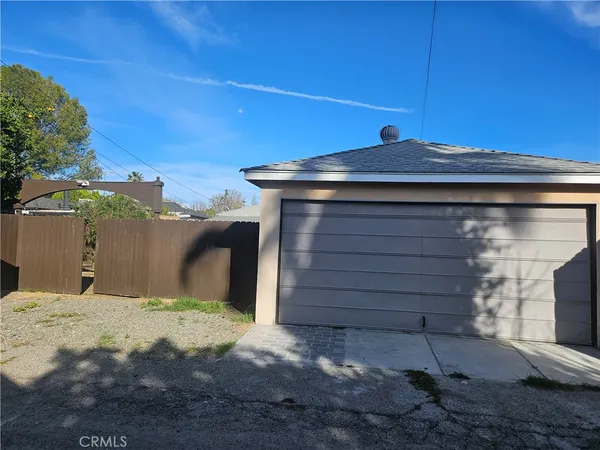 $3,200 | 6907 White Oak Avenue, Reseda, CA 91335