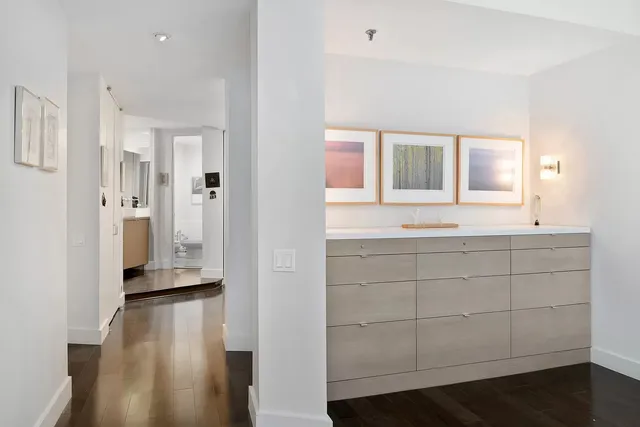 $5,950 | 680 North Lake Shore Drive, Unit 1105, Chicago, IL 60611