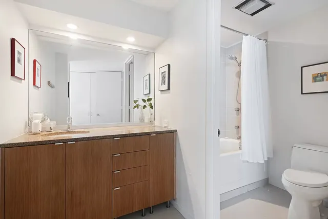 $5,950 | 680 North Lake Shore Drive, Unit 1105, Chicago, IL 60611