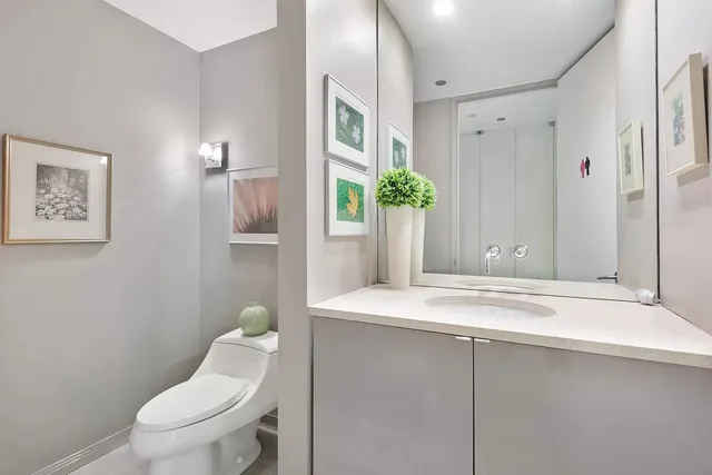 $5,950 | 680 North Lake Shore Drive, Unit 1105, Chicago, IL 60611