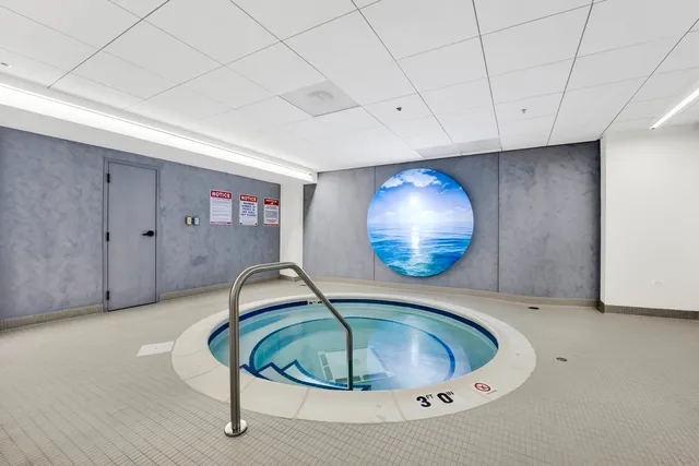 $5,950 | 680 North Lake Shore Drive, Unit 1105, Chicago, IL 60611