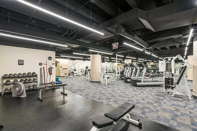 $5,950 | 680 North Lake Shore Drive, Unit 1105, Chicago, IL 60611