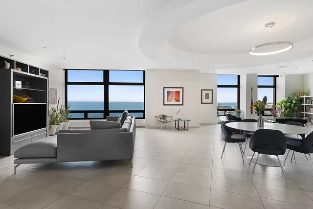 $5,950 | 680 North Lake Shore Drive, Unit 1105, Chicago, IL 60611