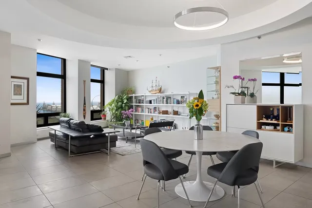 $5,950 | 680 North Lake Shore Drive, Unit 1105, Chicago, IL 60611
