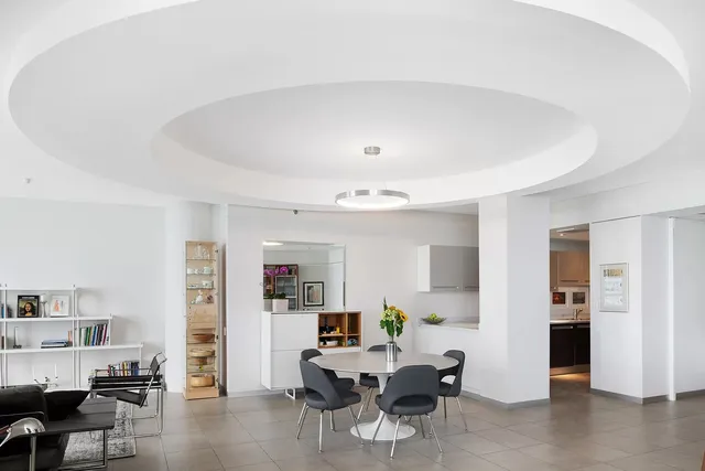 $5,950 | 680 North Lake Shore Drive, Unit 1105, Chicago, IL 60611