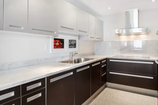 $5,950 | 680 North Lake Shore Drive, Unit 1105, Chicago, IL 60611