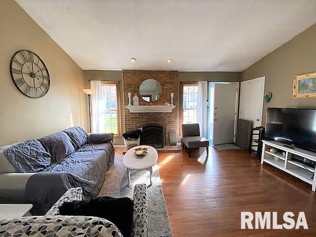 81 McCarthy Drive Springfield, IL 62702 - Photo 4 of 24