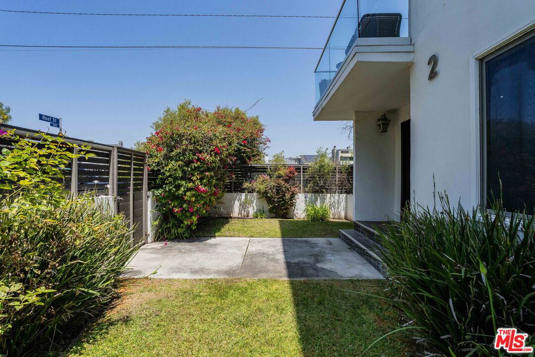 30 Reef Street, Unit 2 Marina del Rey, CA 90292 - Photo 31 of 34