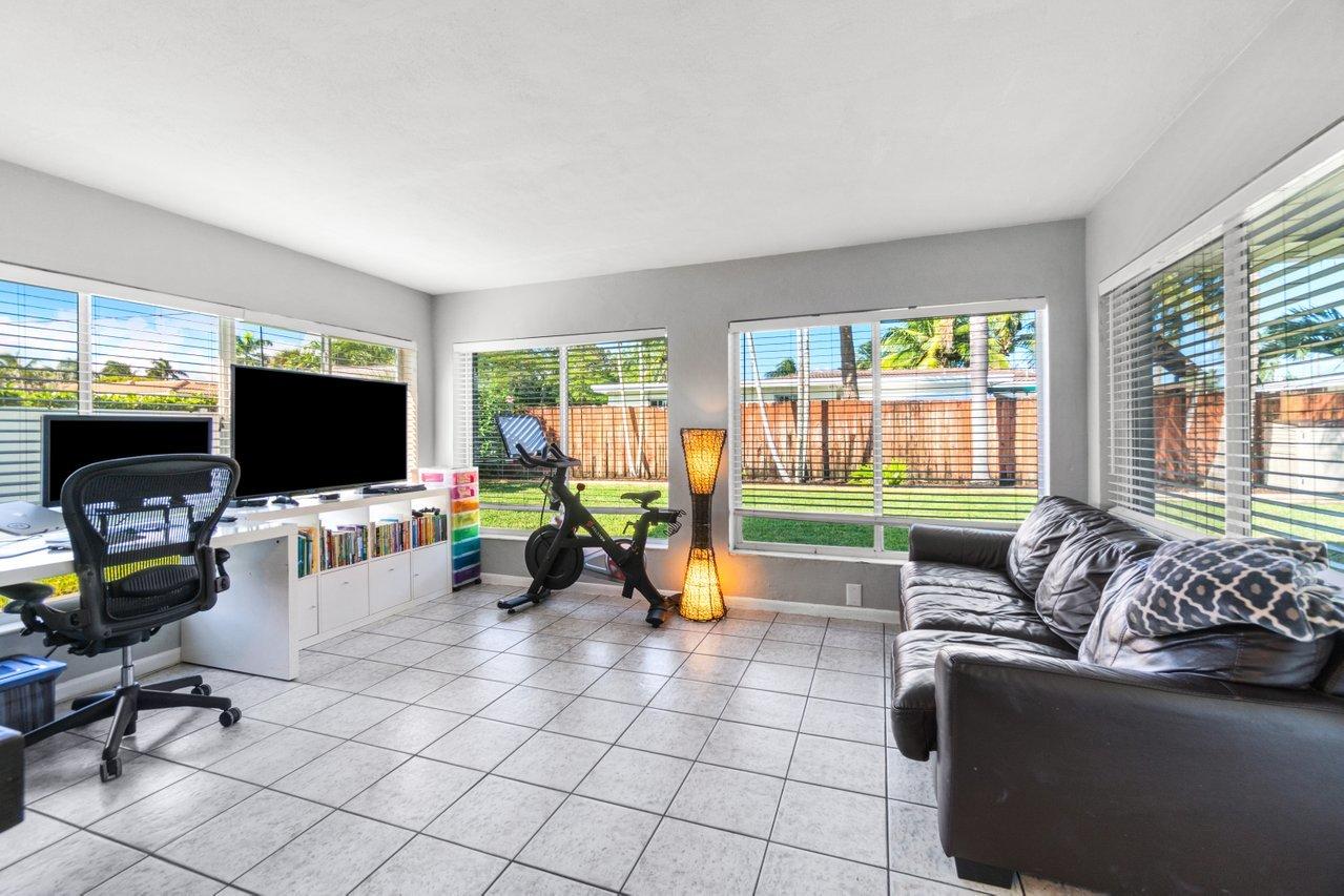 381 Northeast 23rd Way Boca Raton, FL 33431 - Photo 12 of 27 Florida Room
