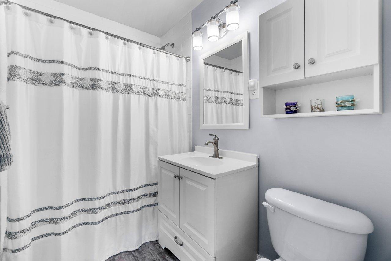 381 Northeast 23rd Way Boca Raton, FL 33431 - Photo 16 of 27 Guest Bath