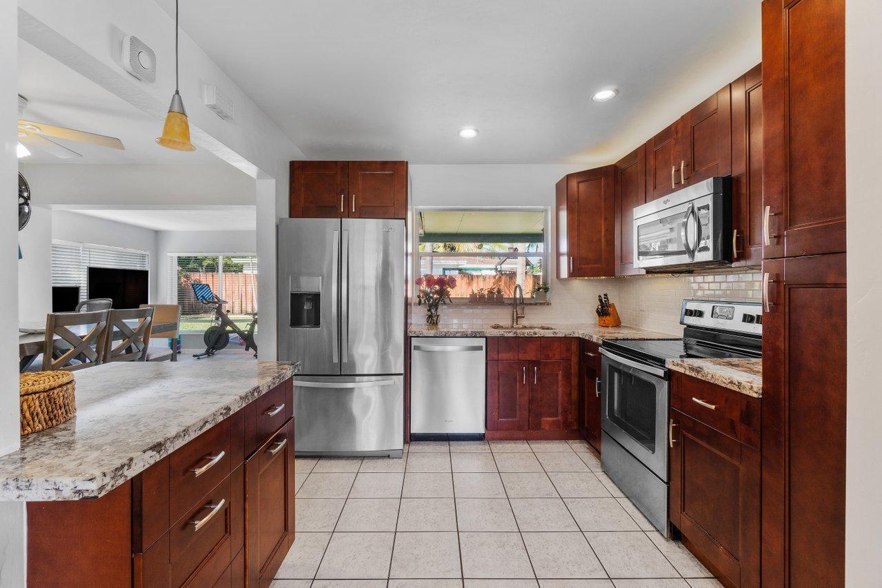 381 Northeast 23rd Way Boca Raton, FL 33431 - Photo 7 of 27 Kitchen