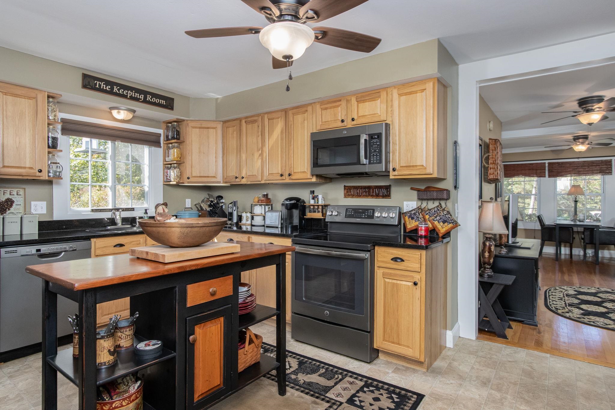 81 River Road Concord, NH 03303 - Photo 8 of 41