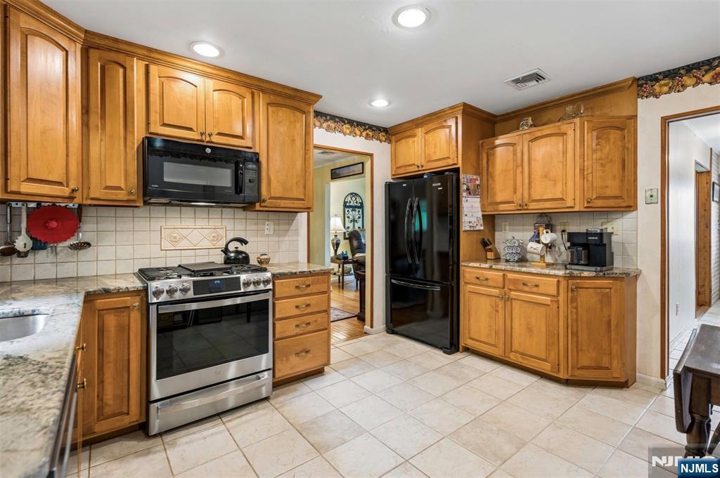 6 Waters Edge Butler, NJ 07405 - Photo 7 of 28