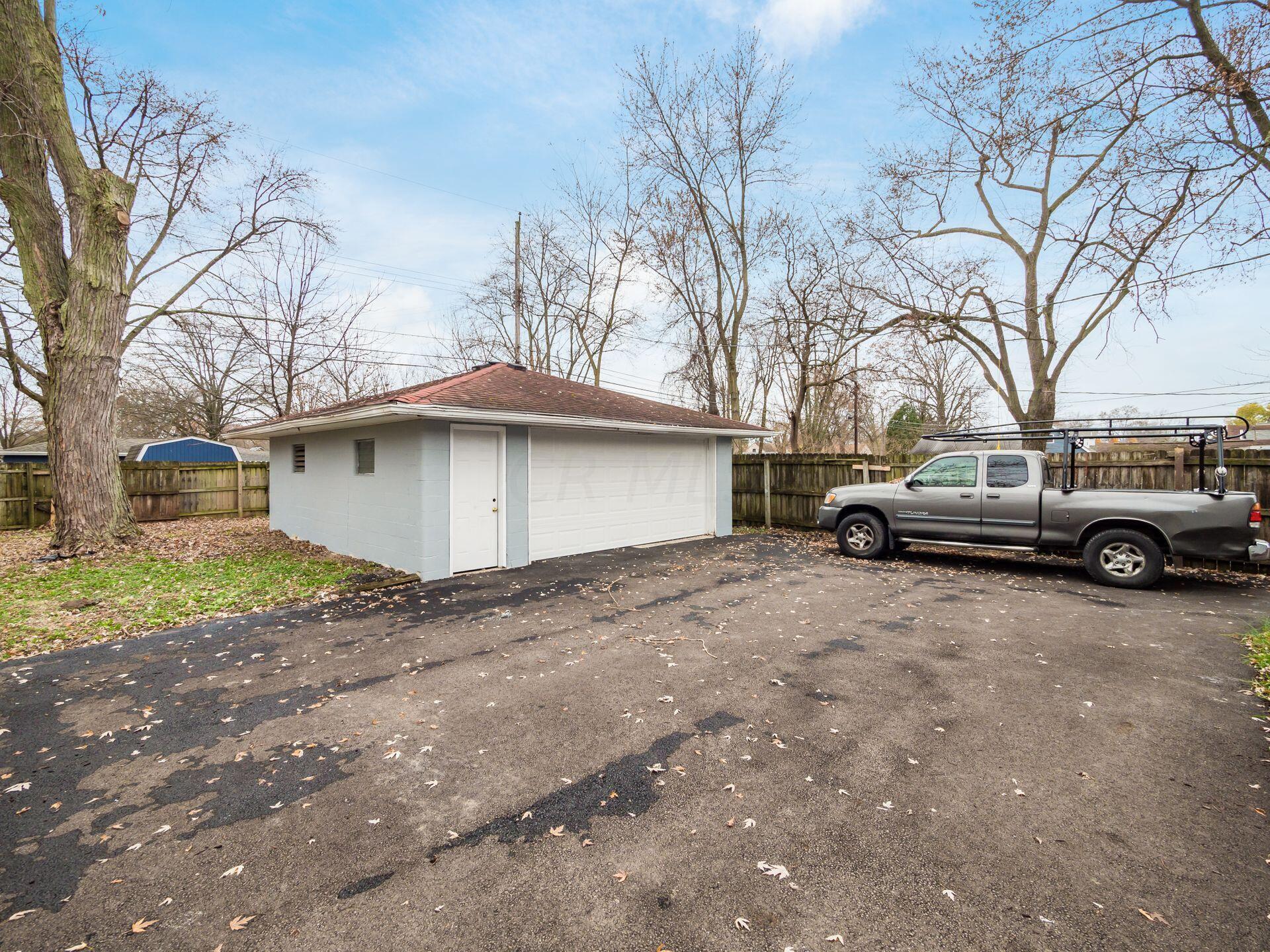 2071 Sale Road Columbus, OH 43224 - Photo 21 of 23 043_99eb9ee94_N 2071 Sale 088