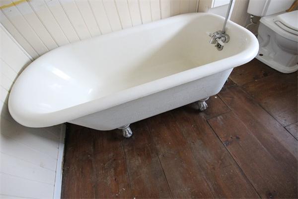 129 Turner Road Scituate, MA 02066 - Photo 9 of 15 a bath tub sitting in a bathroom