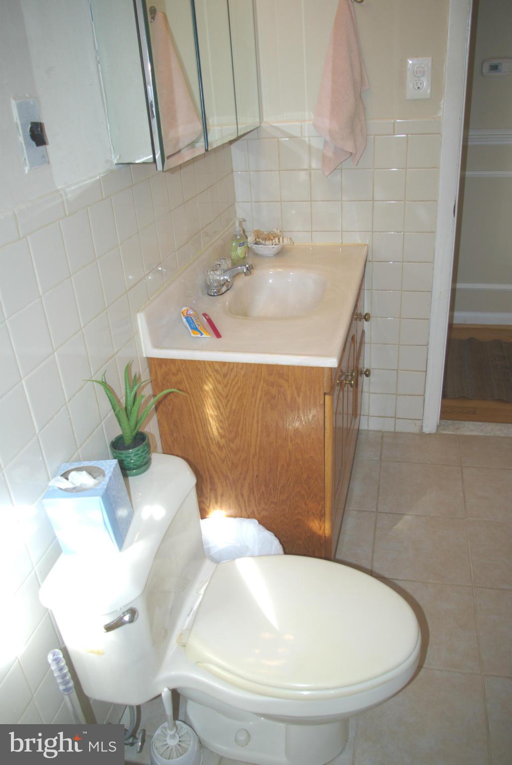 6700 Sundown Road Gaithersburg, MD 20882 - Photo 11 of 15 Bath