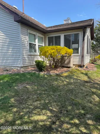 a front view of house with yard