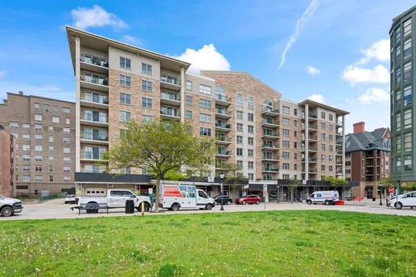 $425,000 | 200 West Campbell Street, Unit 502, Arlington Heights, IL 60005