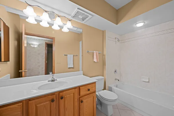 $425,000 | 200 West Campbell Street, Unit 502, Arlington Heights, IL 60005