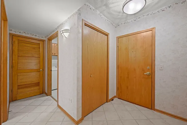 $425,000 | 200 West Campbell Street, Unit 502, Arlington Heights, IL 60005