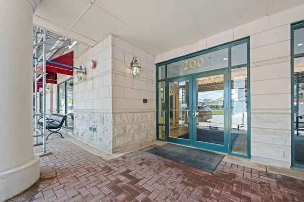 $425,000 | 200 West Campbell Street, Unit 502, Arlington Heights, IL 60005