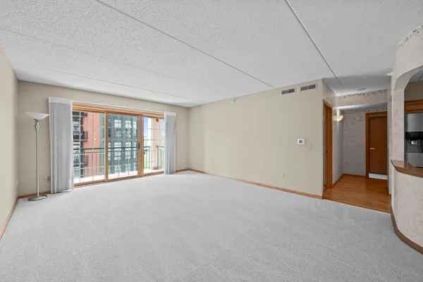$425,000 | 200 West Campbell Street, Unit 502, Arlington Heights, IL 60005