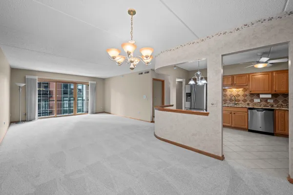 $425,000 | 200 West Campbell Street, Unit 502, Arlington Heights, IL 60005