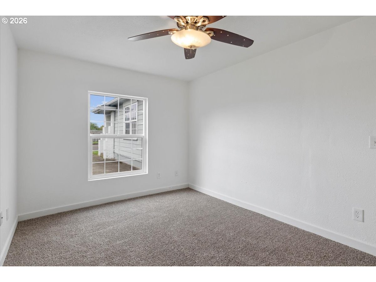 704 Southwest 16th Avenue Albany, OR 97321 - Photo 20 of 35