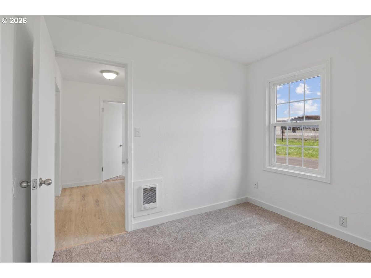 704 Southwest 16th Avenue Albany, OR 97321 - Photo 24 of 35