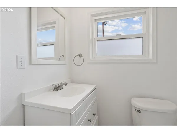 $339,000 | 704 Southwest 16th Avenue, Albany, OR 97321
