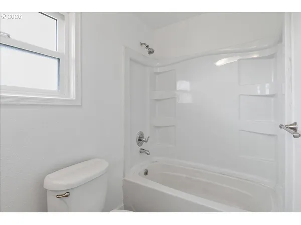 $339,000 | 704 Southwest 16th Avenue, Albany, OR 97321