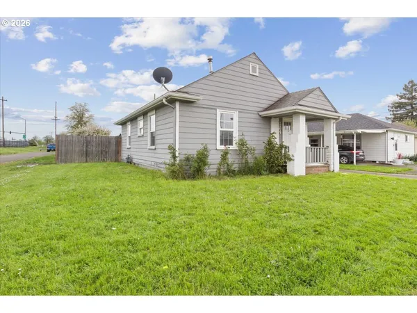 $339,000 | 704 Southwest 16th Avenue, Albany, OR 97321