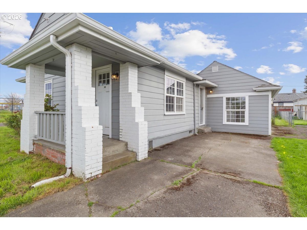 704 Southwest 16th Avenue Albany, OR 97321 - Photo 5 of 35