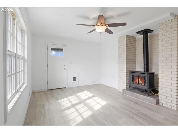 $339,000 | 704 Southwest 16th Avenue, Albany, OR 97321