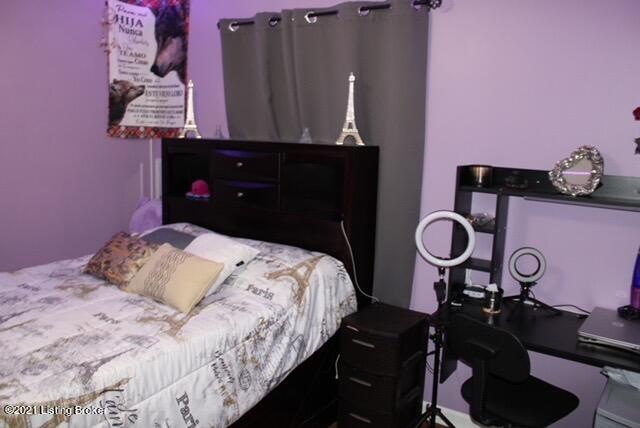 4530 Sandhill Road Louisville, KY 40219 - Photo 24 of 47 F40E8D9B-79EC-419D-8FD4-7A24DCCA1F59