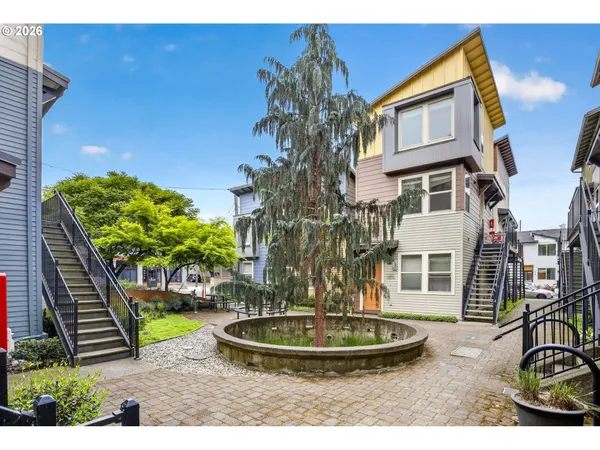 $279,000 | 4309 Southeast Division Street, Unit B, Portland, OR 97206