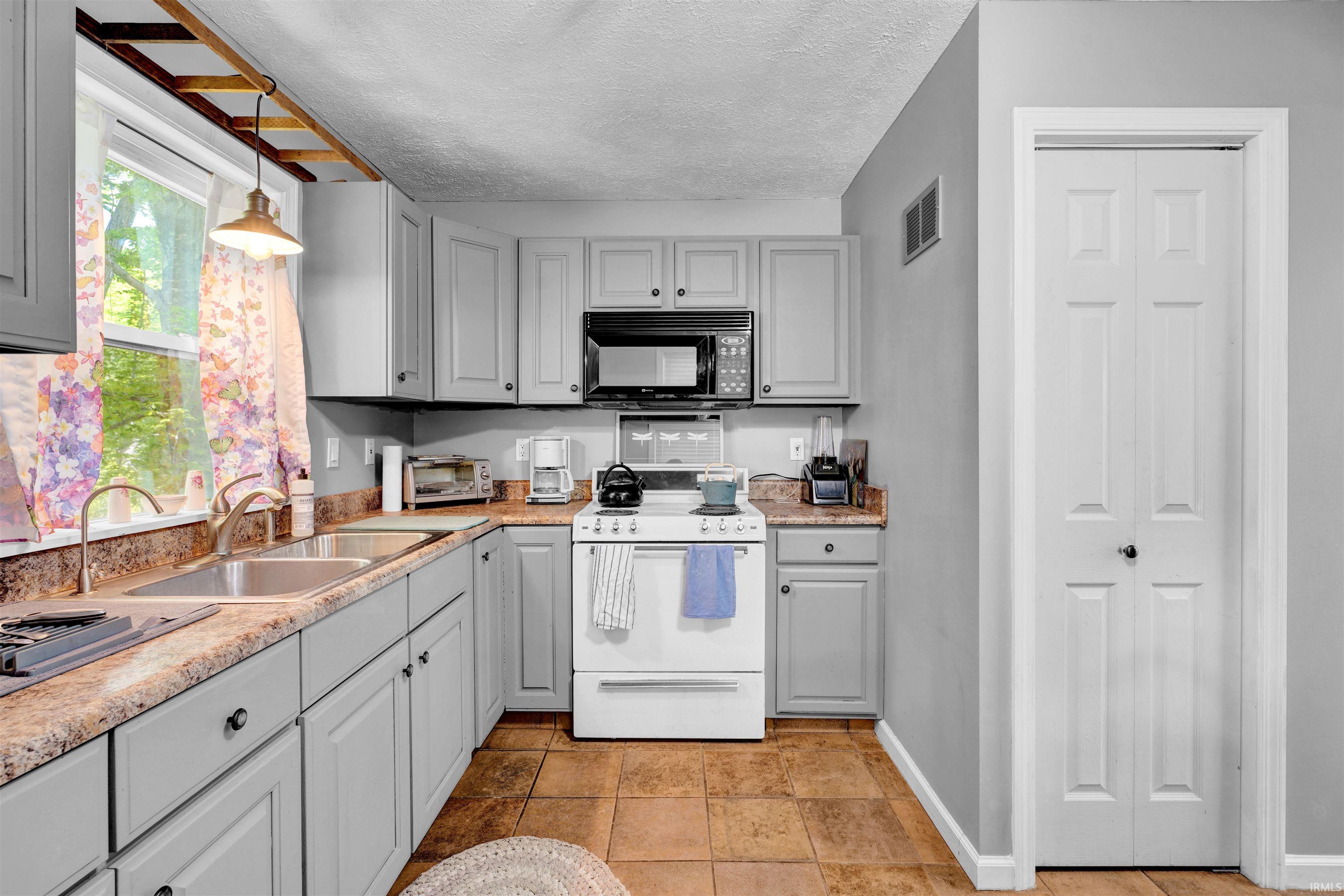 980 South Kenray Lake Road Bedford, IN 47421 - Photo 5 of 25