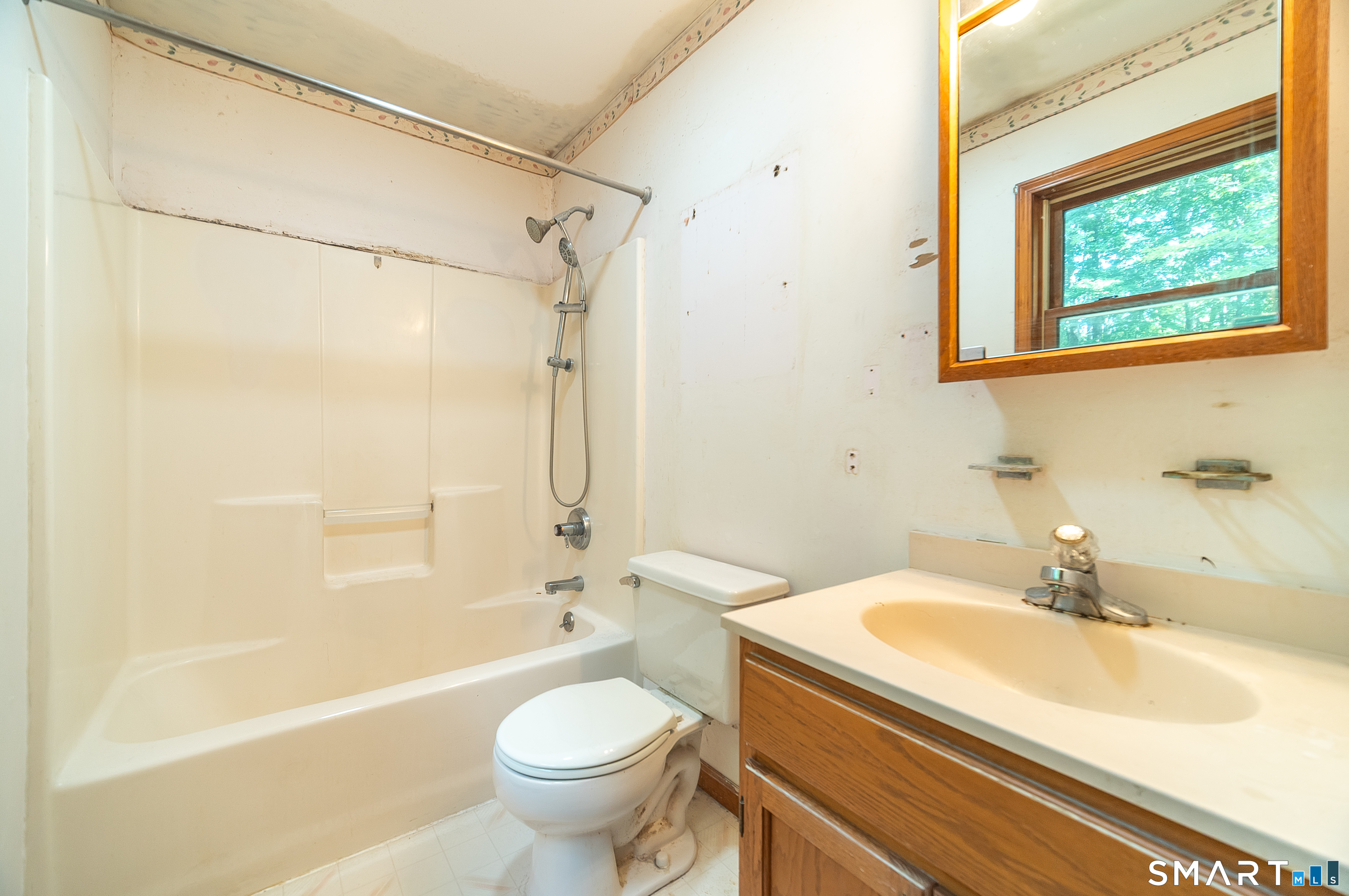 626 Beaver Meadow Road Haddam, CT 06441 - Photo 5 of 34 Gallery Image 5