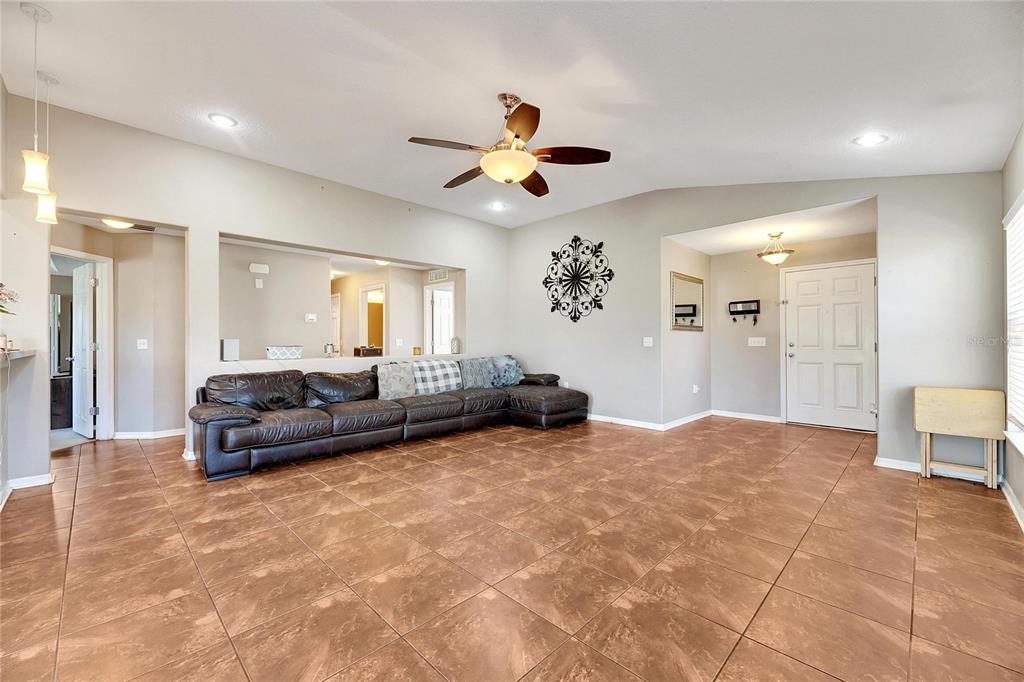 5204 Moon Shell Drive Apollo Beach, FL 33572 - Photo 12 of 82