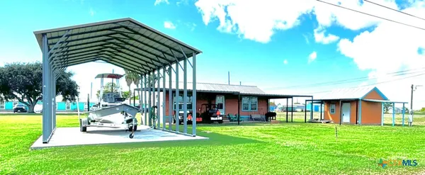 $189,000 | 101 13th Street, Seadrift, TX 77983