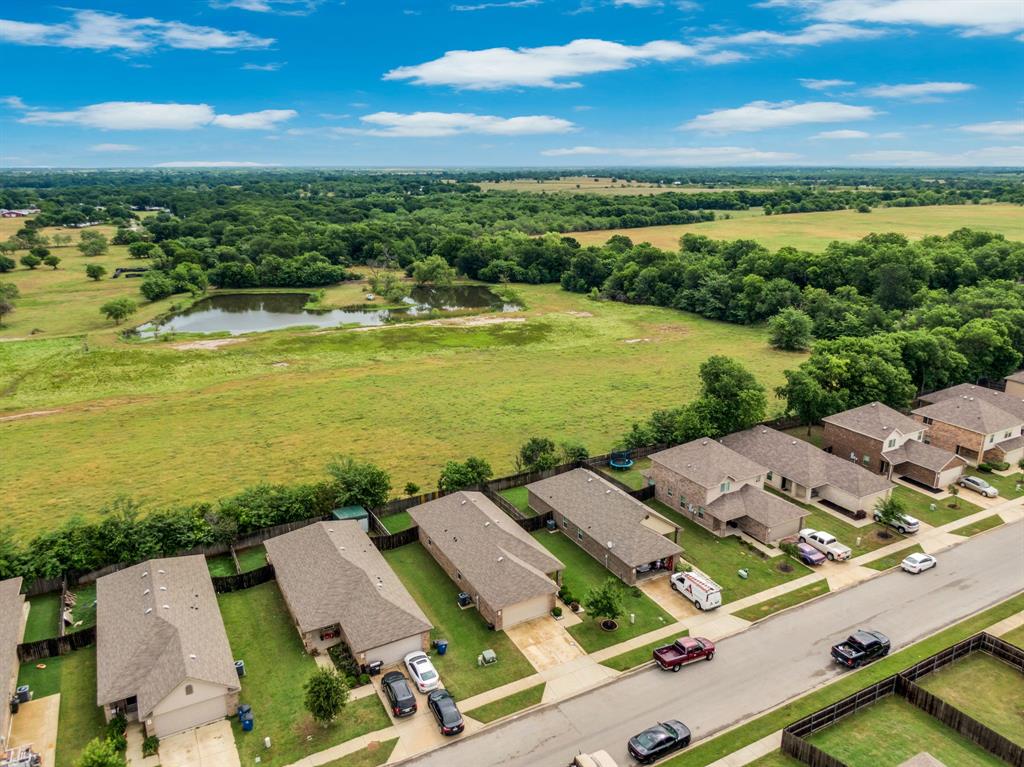 3308 Robin Road Ennis, TX 75119 - Photo 12 of 25 Gallery Image 12
