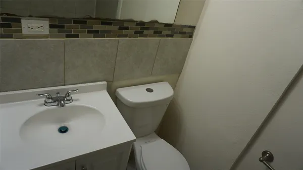 $1,250 | 604 Wilson Road, Unit 5, Humble, TX 77338